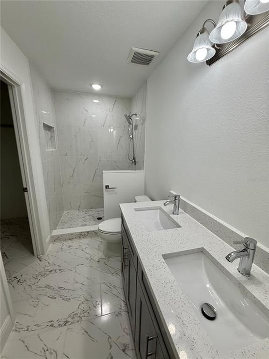 合同活跃: $2,300 (3 贝兹, 2 浴室, 1692 平方英尺)