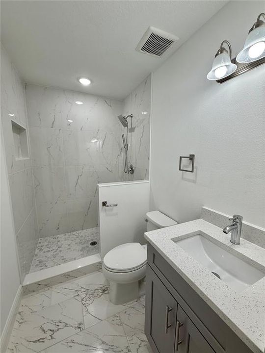 合同活跃: $2,300 (3 贝兹, 2 浴室, 1692 平方英尺)