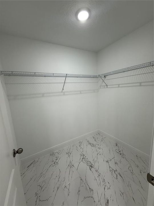 合同活跃: $2,300 (3 贝兹, 2 浴室, 1692 平方英尺)