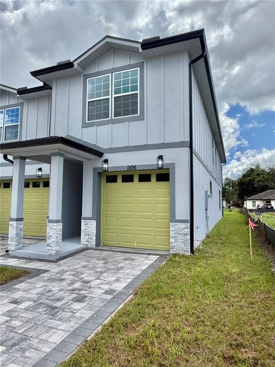 合同活跃: $2,300 (3 贝兹, 2 浴室, 1692 平方英尺)