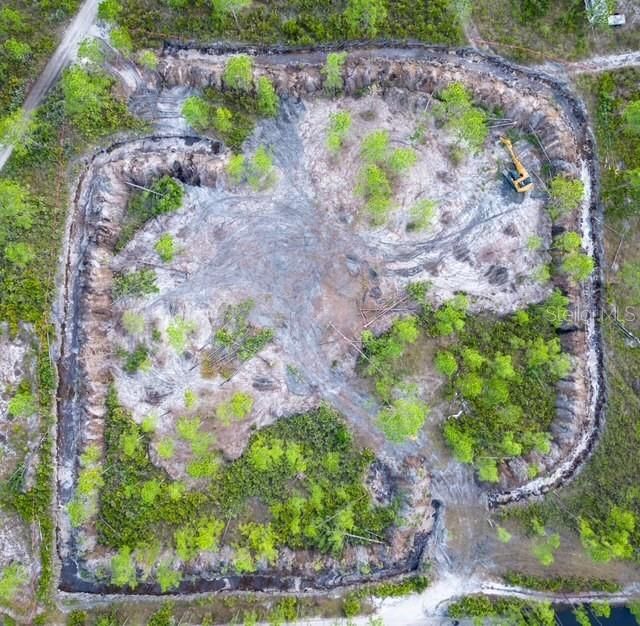 待售: $17,000 (2.48 acres)