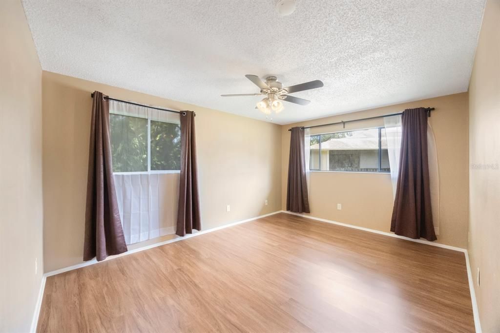 En Venta: $159,900 (2 camas, 2 baños, 1118 Pies cuadrados)