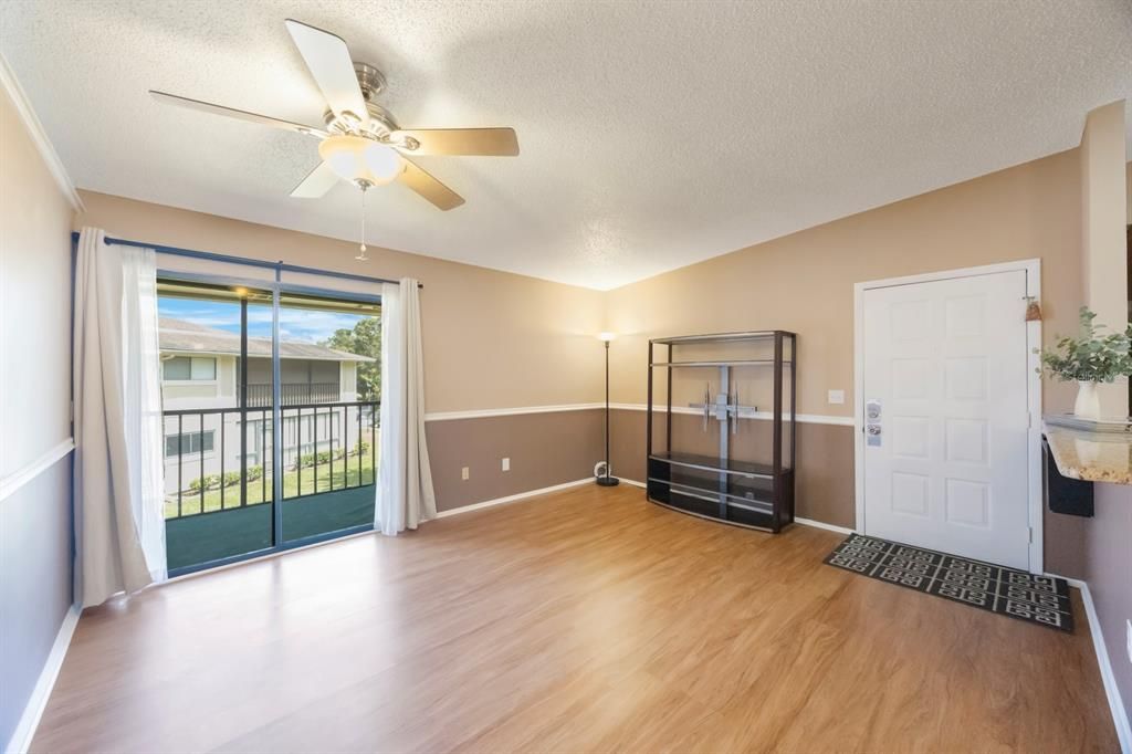 En Venta: $159,900 (2 camas, 2 baños, 1118 Pies cuadrados)