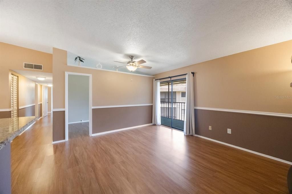 En Venta: $159,900 (2 camas, 2 baños, 1118 Pies cuadrados)