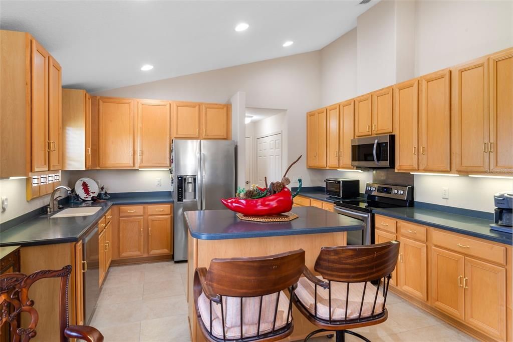 For Sale: $579,000 (3 beds, 2 baths, 2961 Square Feet)