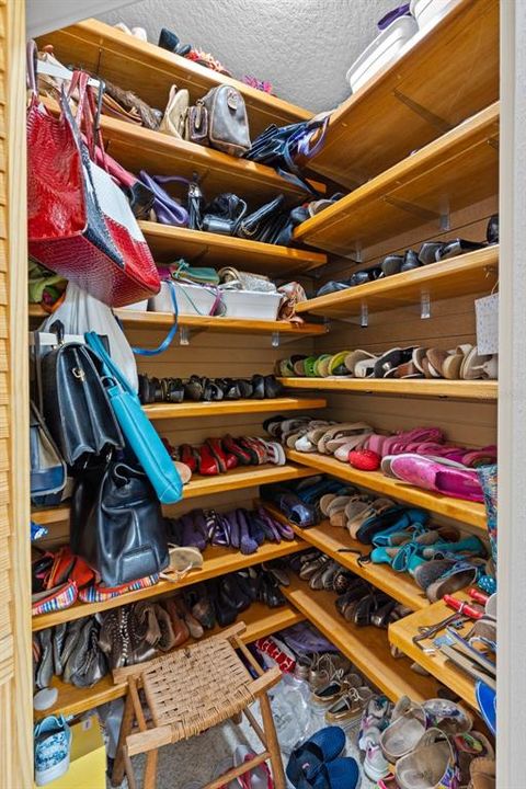 For Sale: $579,000 (3 beds, 2 baths, 2961 Square Feet)