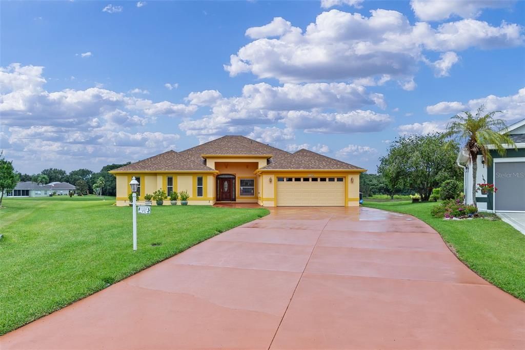 For Sale: $579,000 (3 beds, 2 baths, 2961 Square Feet)