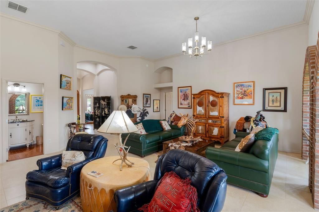 For Sale: $579,000 (3 beds, 2 baths, 2961 Square Feet)