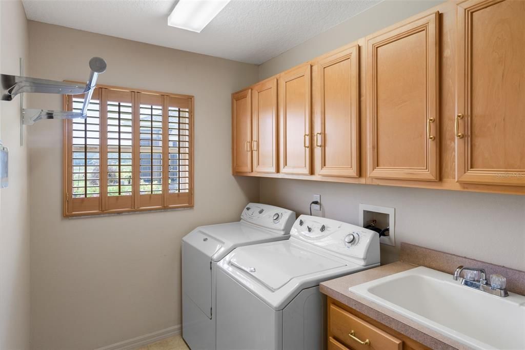 For Sale: $579,000 (3 beds, 2 baths, 2961 Square Feet)