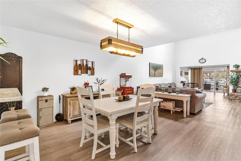 На продажу: $409,000 (3 спален, 3 ванн, 2260 Квадратных фут)