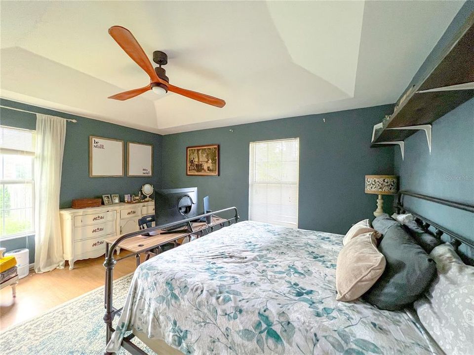 Activo con contrato: $325,000 (3 camas, 2 baños, 1686 Pies cuadrados)