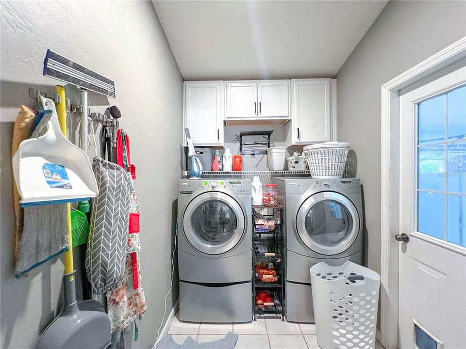 Activo con contrato: $325,000 (3 camas, 2 baños, 1686 Pies cuadrados)