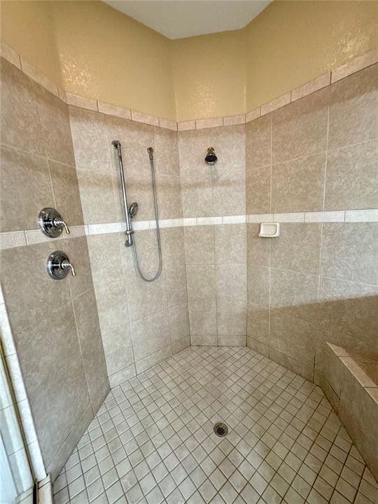 出租: $3,900 (3 贝兹, 3 浴室, 2982 平方英尺)