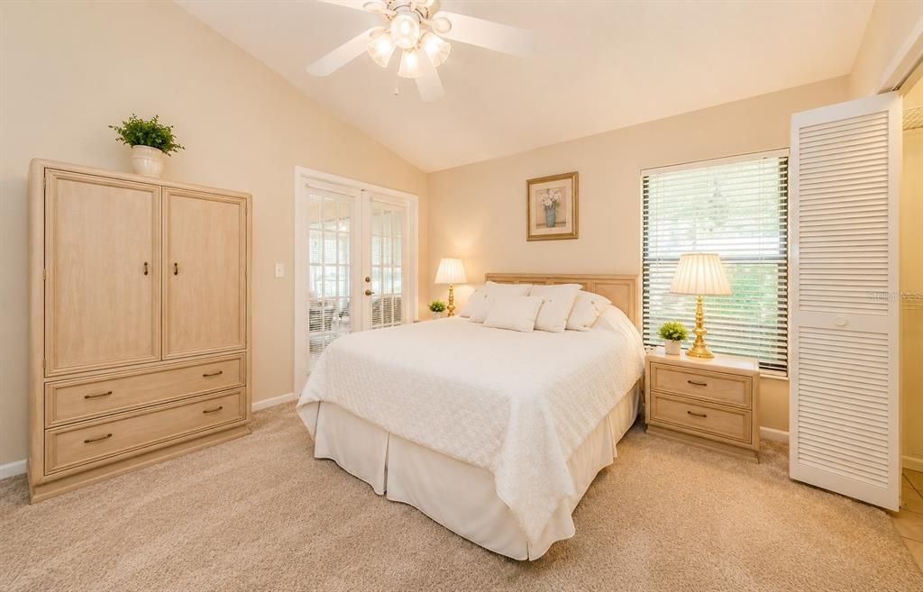 Active With Contract: $235,000 (2 beds, 2 baths, 1223 Square Feet)