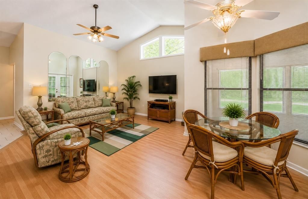 Active With Contract: $235,000 (2 beds, 2 baths, 1223 Square Feet)