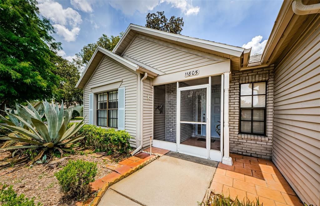 Active With Contract: $235,000 (2 beds, 2 baths, 1223 Square Feet)