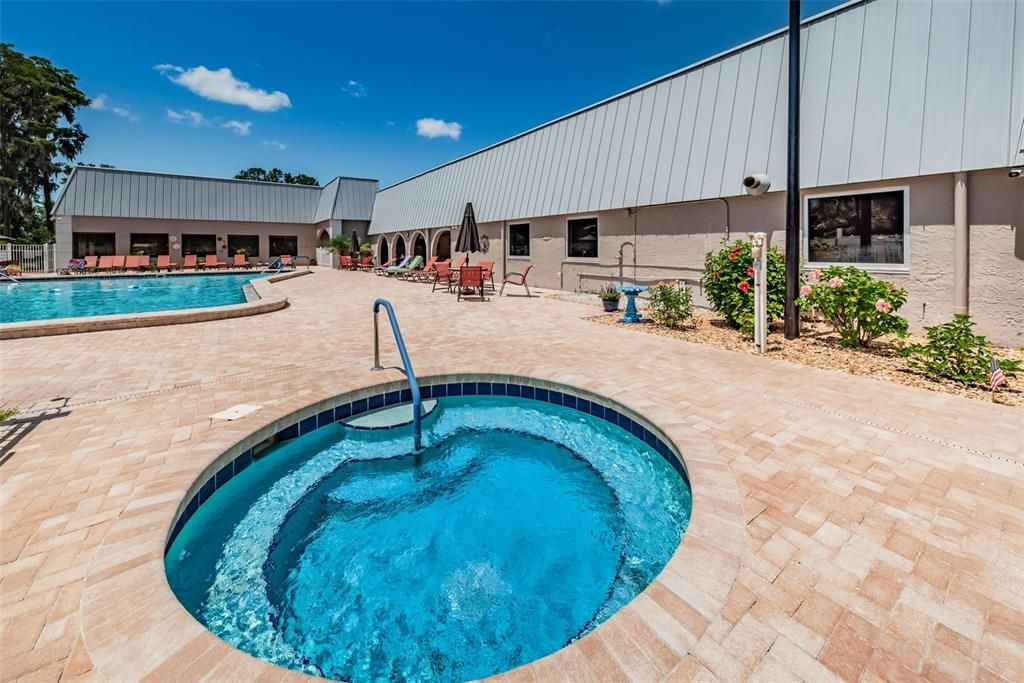 Active With Contract: $235,000 (2 beds, 2 baths, 1223 Square Feet)
