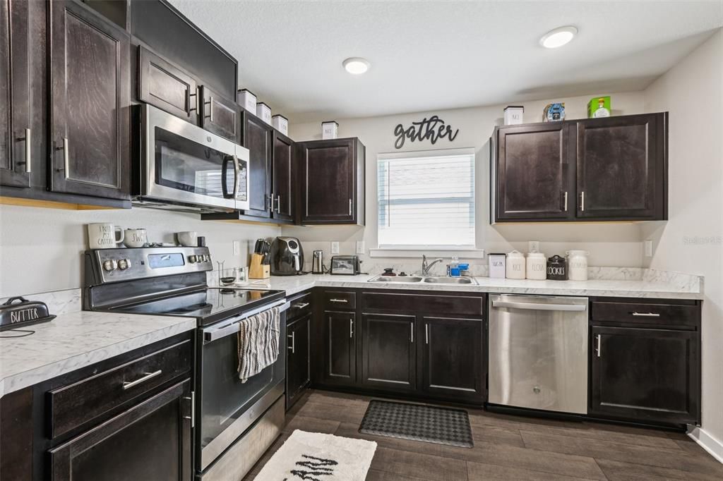 Active With Contract: $299,000 (3 beds, 2 baths, 1442 Square Feet)
