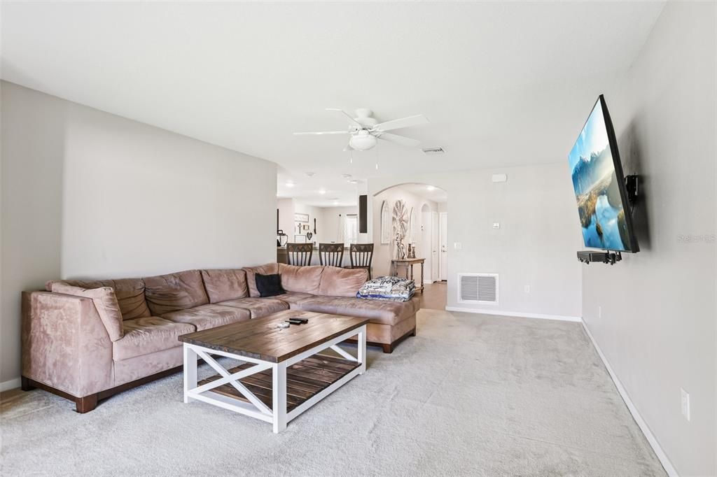 Active With Contract: $299,000 (3 beds, 2 baths, 1442 Square Feet)