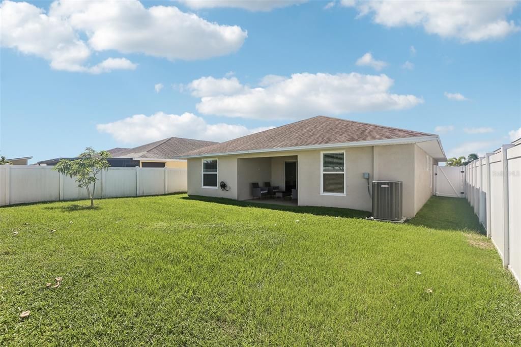 Active With Contract: $299,000 (3 beds, 2 baths, 1442 Square Feet)