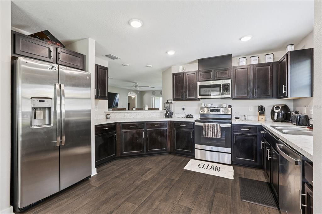 Active With Contract: $299,000 (3 beds, 2 baths, 1442 Square Feet)