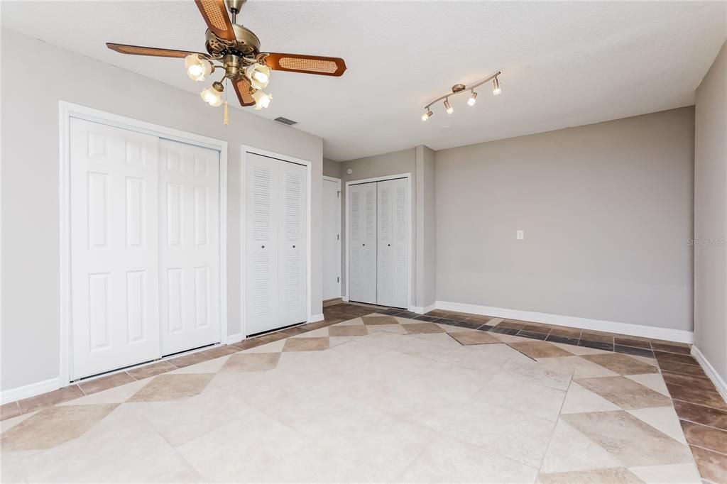 出租: $2,335 (4 贝兹, 2 浴室, 1770 平方英尺)