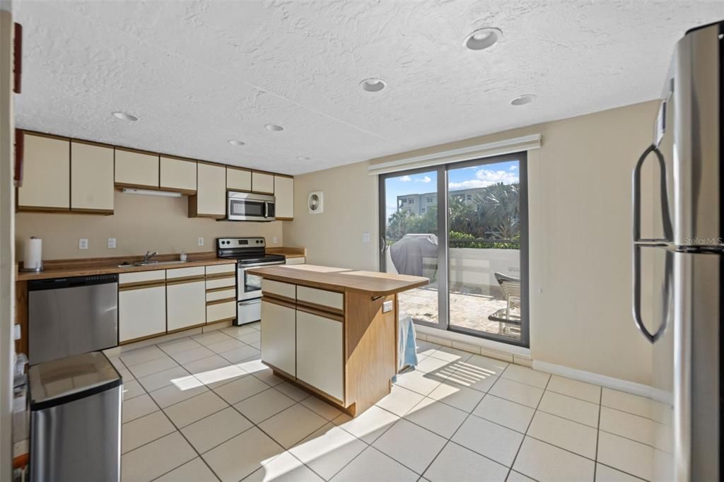 En Venta: $830,000 (2 camas, 2 baños, 1500 Pies cuadrados)