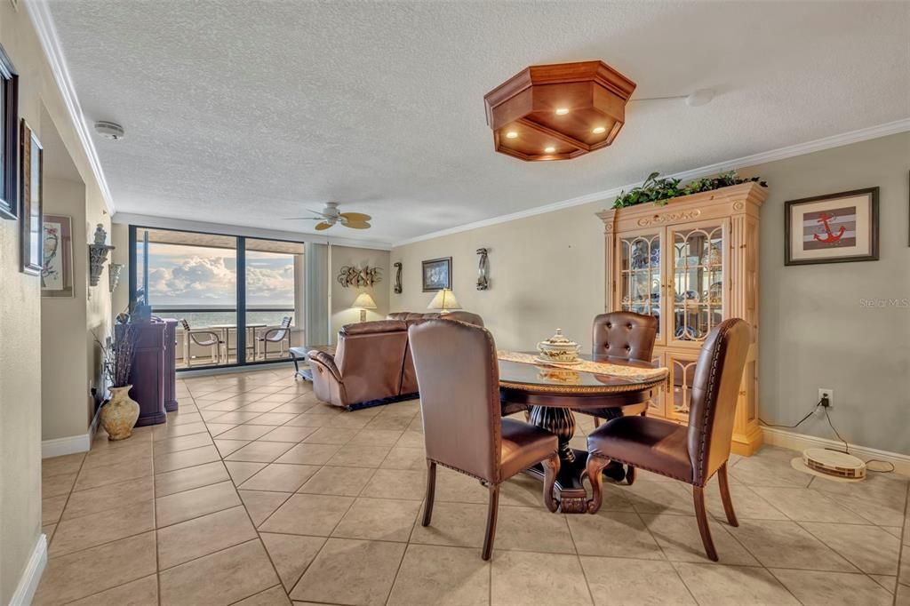 En Venta: $830,000 (2 camas, 2 baños, 1500 Pies cuadrados)