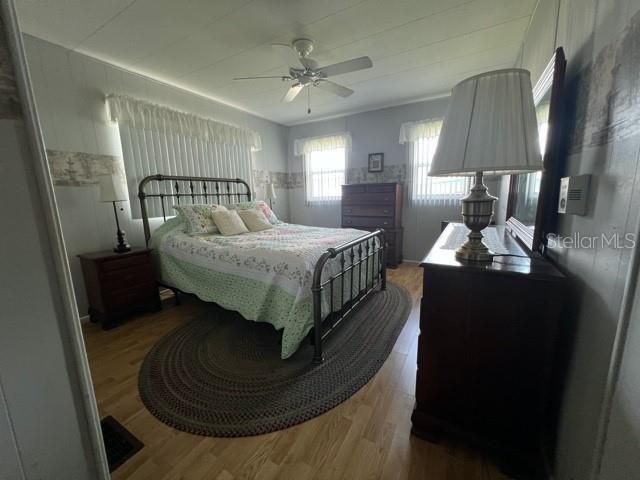 Active With Contract: $166,500 (2 beds, 2 baths, 1056 Square Feet)