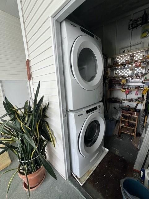 Active With Contract: $166,500 (2 beds, 2 baths, 1056 Square Feet)