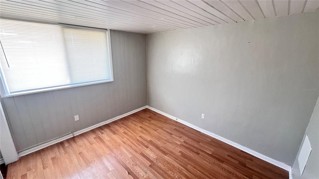 В аренду: $1,250 (2 спален, 1 ванн, 936 Квадратных фут)