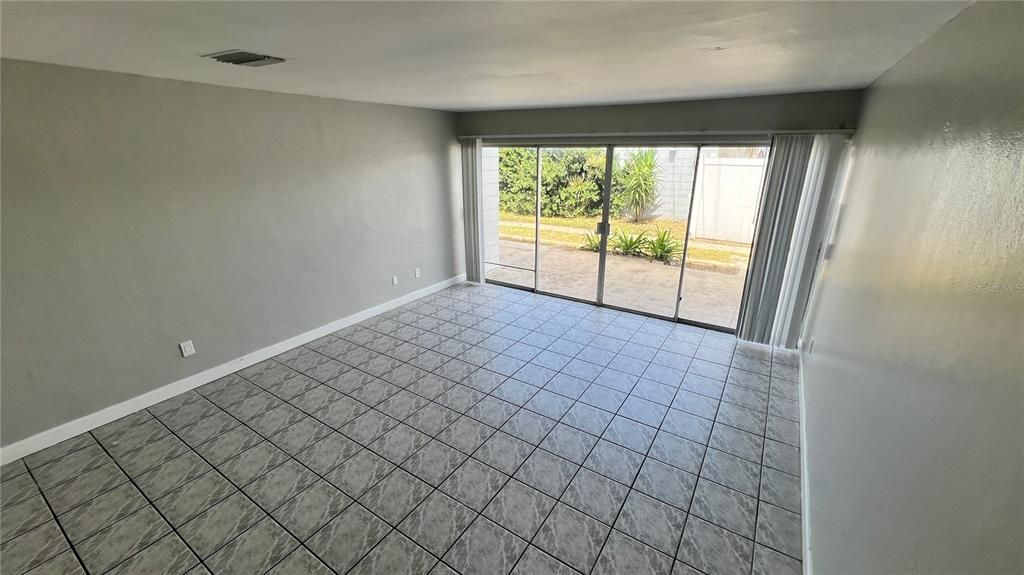 В аренду: $1,250 (2 спален, 1 ванн, 936 Квадратных фут)