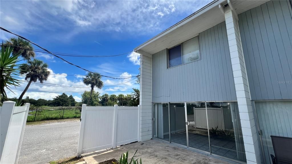 В аренду: $1,250 (2 спален, 1 ванн, 936 Квадратных фут)