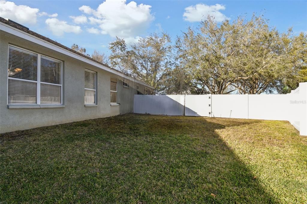 En Venta: $650,000 (3 camas, 2 baños, 2676 Pies cuadrados)