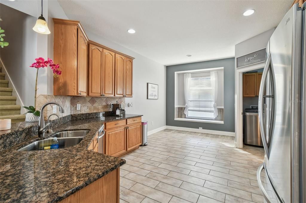 En Venta: $650,000 (3 camas, 2 baños, 2676 Pies cuadrados)