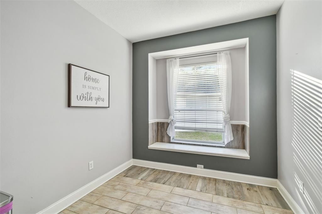 En Venta: $650,000 (3 camas, 2 baños, 2676 Pies cuadrados)