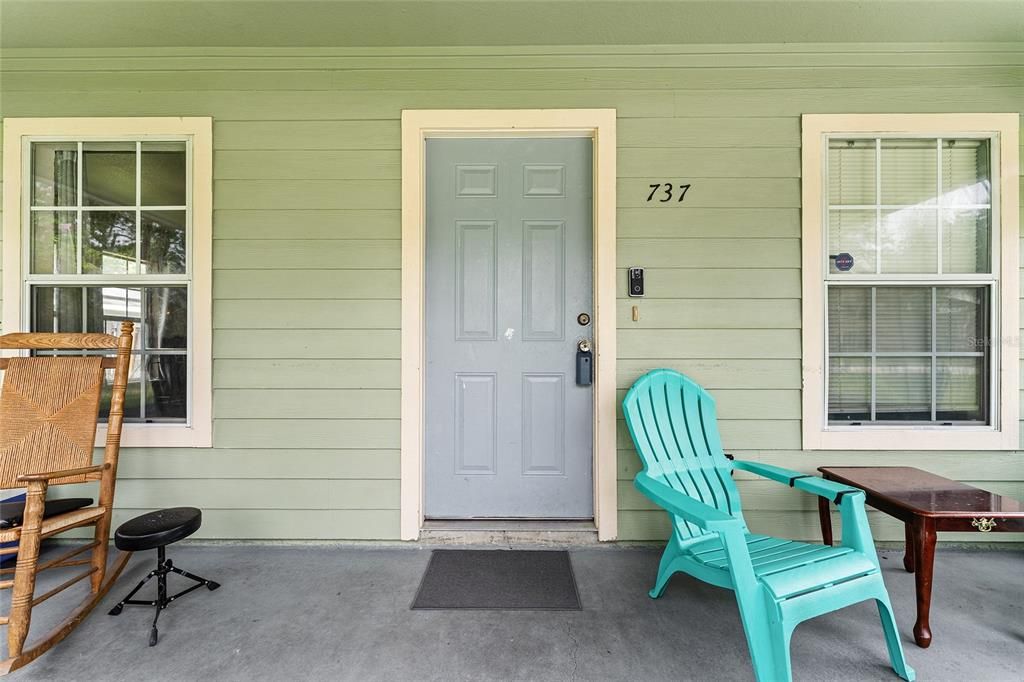 合同活跃: $180,000 (4 贝兹, 2 浴室, 1618 平方英尺)