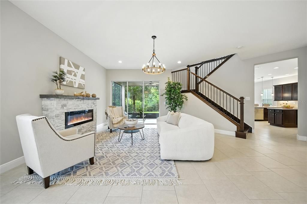 合同活跃: $825,000 (5 贝兹, 5 浴室, 4094 平方英尺)