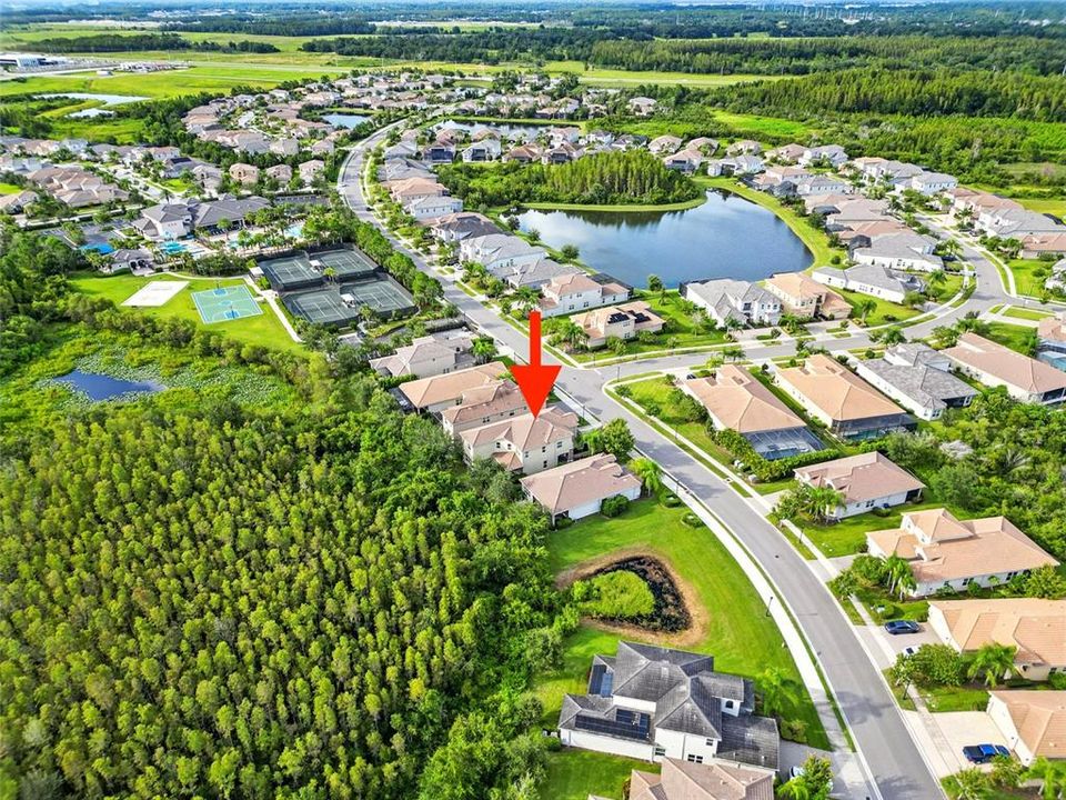 合同活跃: $825,000 (5 贝兹, 5 浴室, 4094 平方英尺)