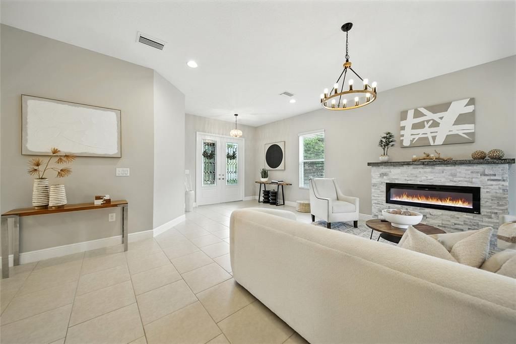 合同活跃: $825,000 (5 贝兹, 5 浴室, 4094 平方英尺)