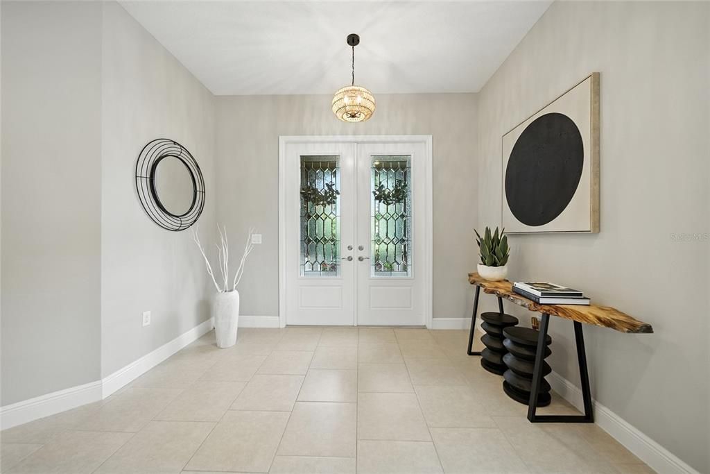 合同活跃: $825,000 (5 贝兹, 5 浴室, 4094 平方英尺)