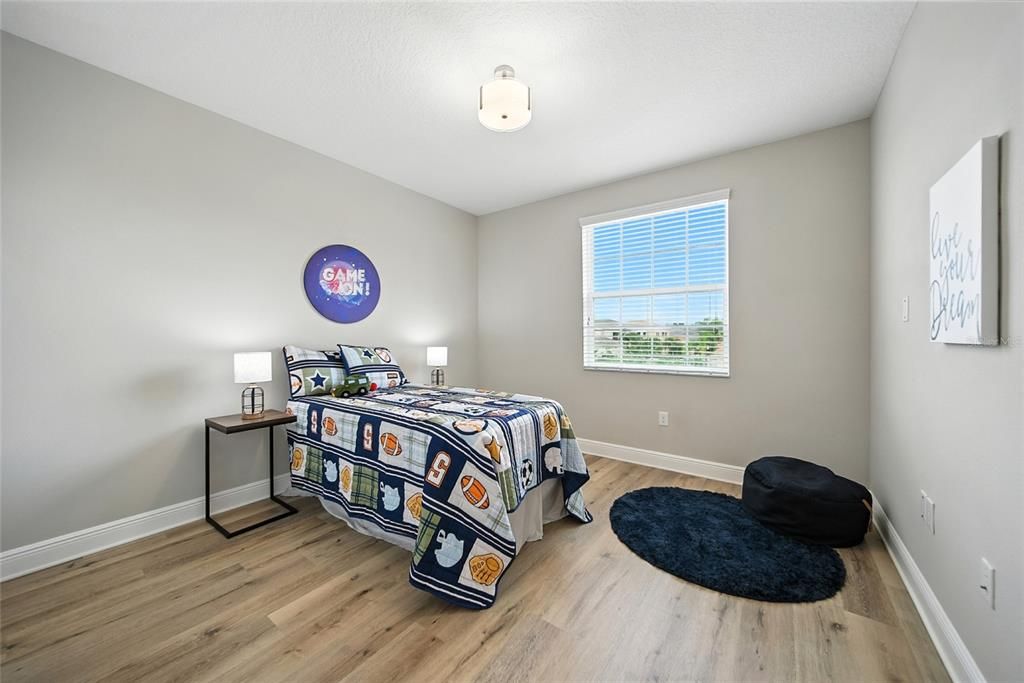 合同活跃: $825,000 (5 贝兹, 5 浴室, 4094 平方英尺)