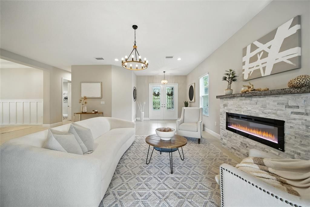 合同活跃: $825,000 (5 贝兹, 5 浴室, 4094 平方英尺)