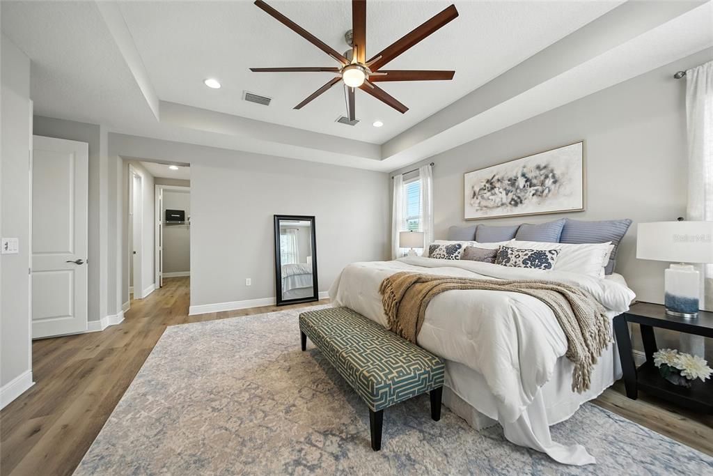 合同活跃: $825,000 (5 贝兹, 5 浴室, 4094 平方英尺)