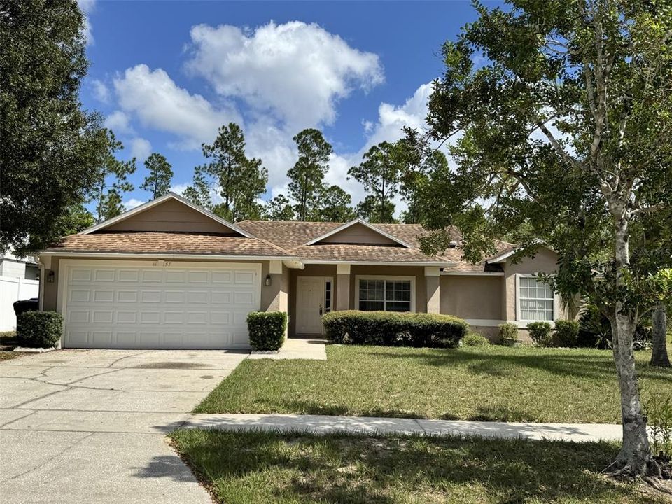 Recently Rented: $2,090 (3 beds, 2 baths, 1524 Square Feet)