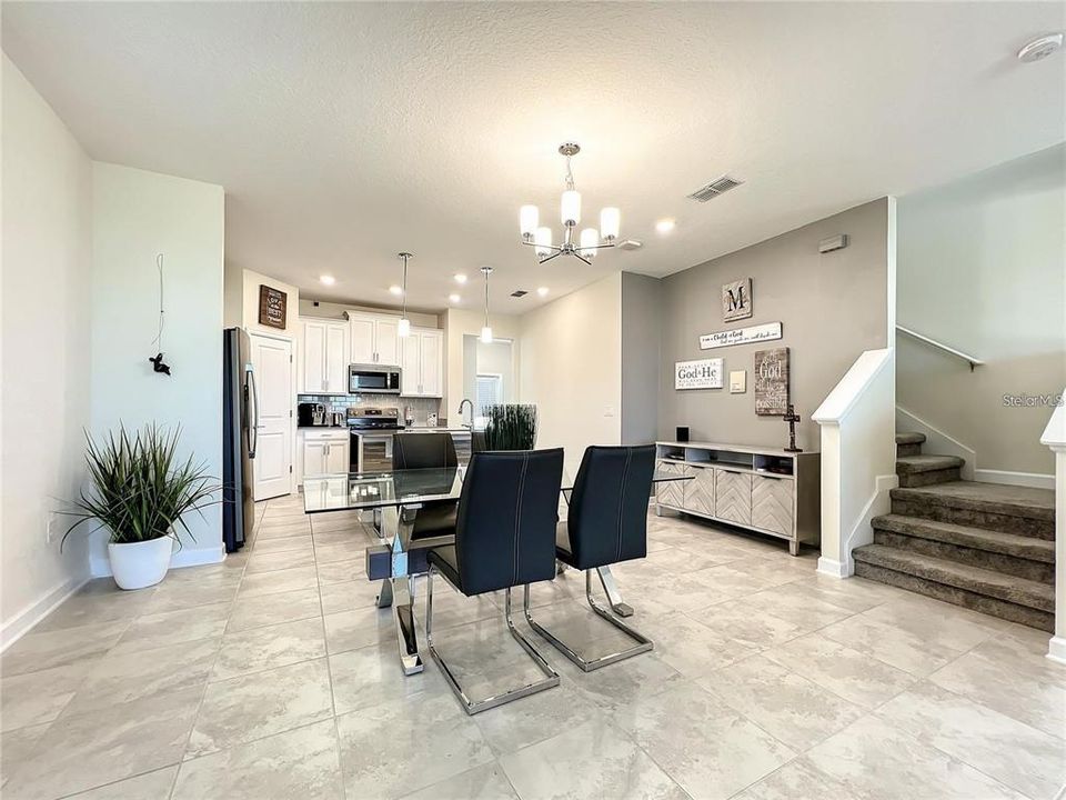 Active With Contract: $3,000 (4 beds, 3 baths, 2042 Square Feet)