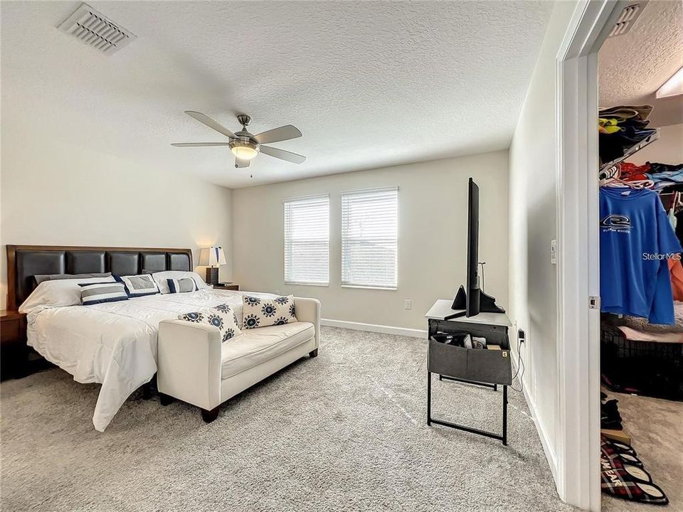 Active With Contract: $3,000 (4 beds, 3 baths, 2042 Square Feet)