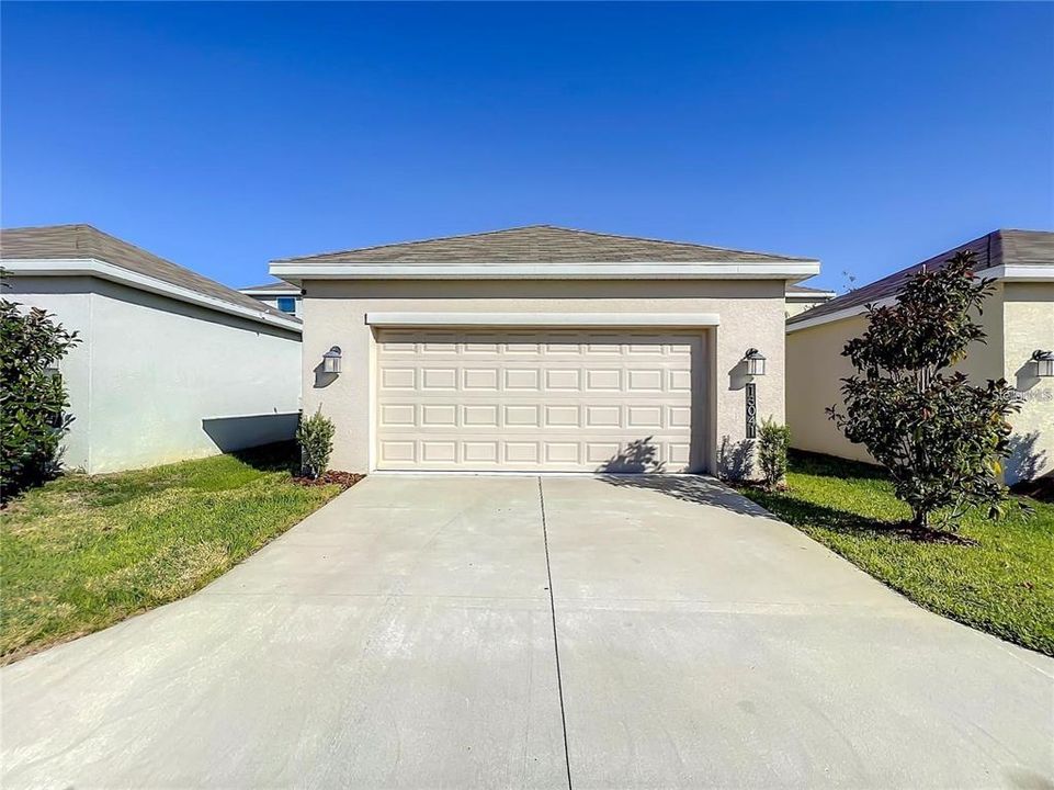 Active With Contract: $3,000 (4 beds, 3 baths, 2042 Square Feet)