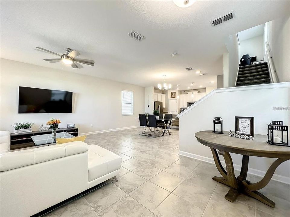 Active With Contract: $3,000 (4 beds, 3 baths, 2042 Square Feet)