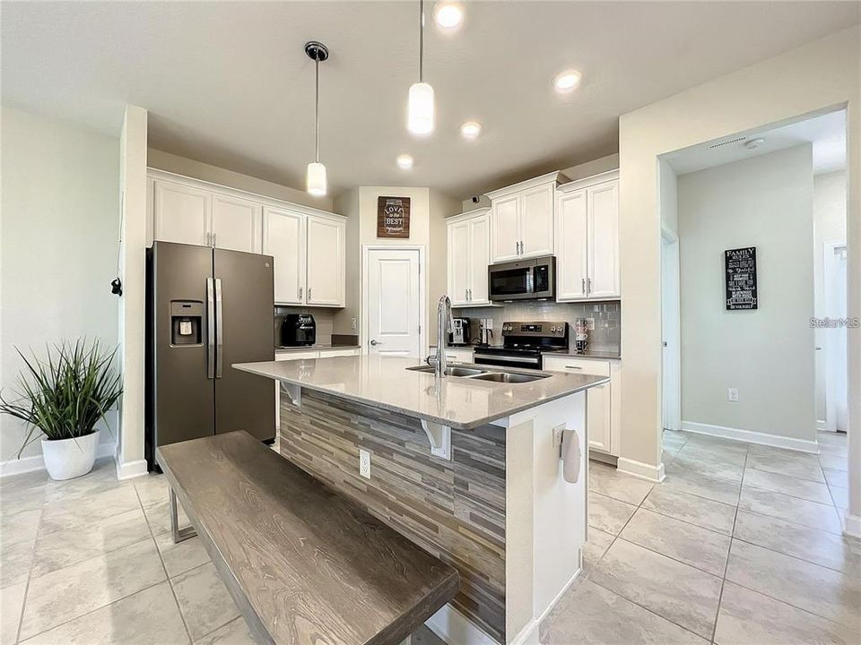 Active With Contract: $3,000 (4 beds, 3 baths, 2042 Square Feet)